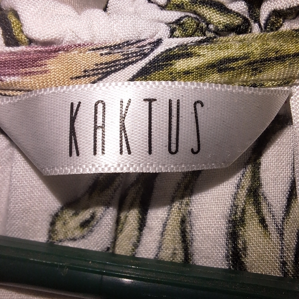 Kaktus Floral and Black Patterned Multi-print Sleeveless Dress In A Size XXL. - Picture 3 of 10